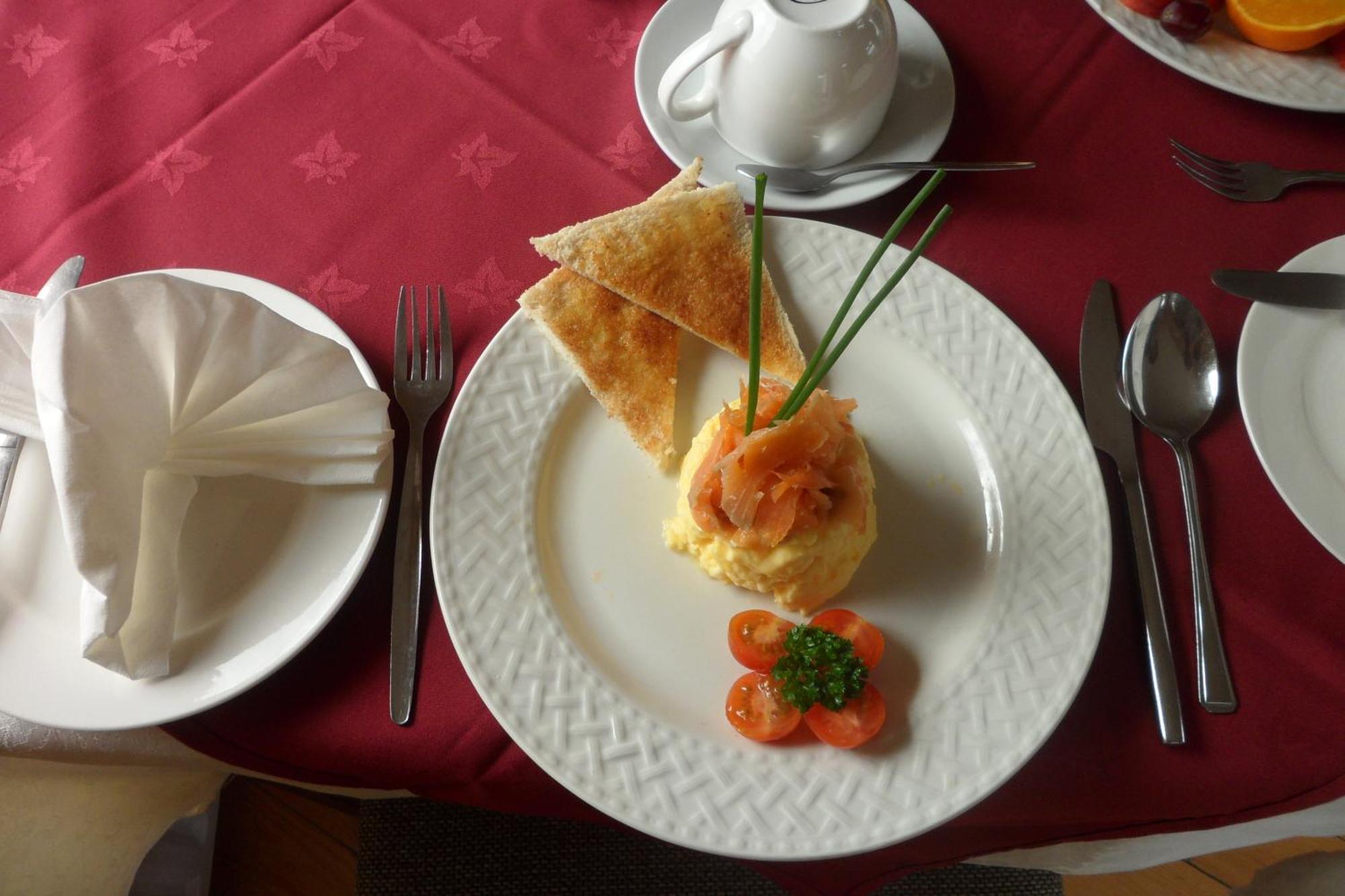 Rockmount House B&B คลิฟเดน ภายนอก รูปภาพ